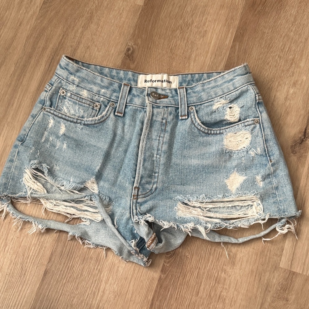 Reformation Light Blue Distressed Denim Shorts sz 25